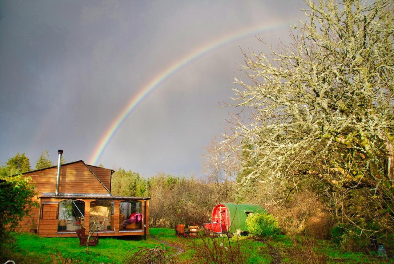 The Wonderly Wagon Hotel Fintown Екстериор снимка