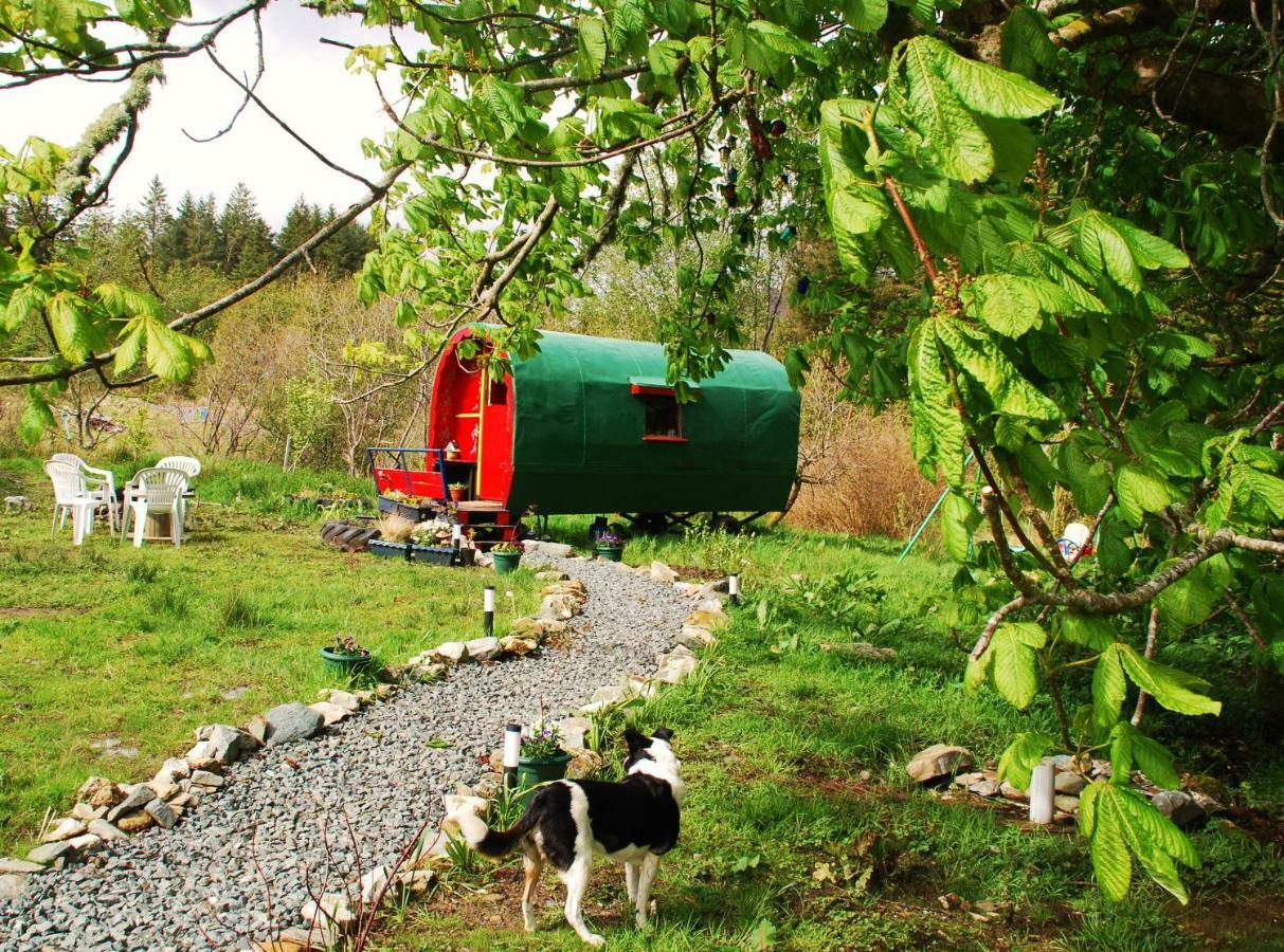 The Wonderly Wagon Hotel Fintown Екстериор снимка